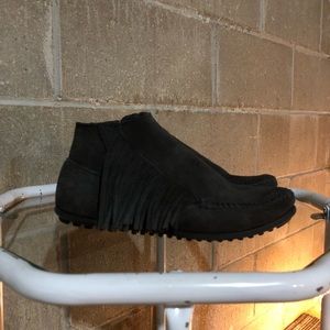 Minnetonka Booties, Gray, Size 6